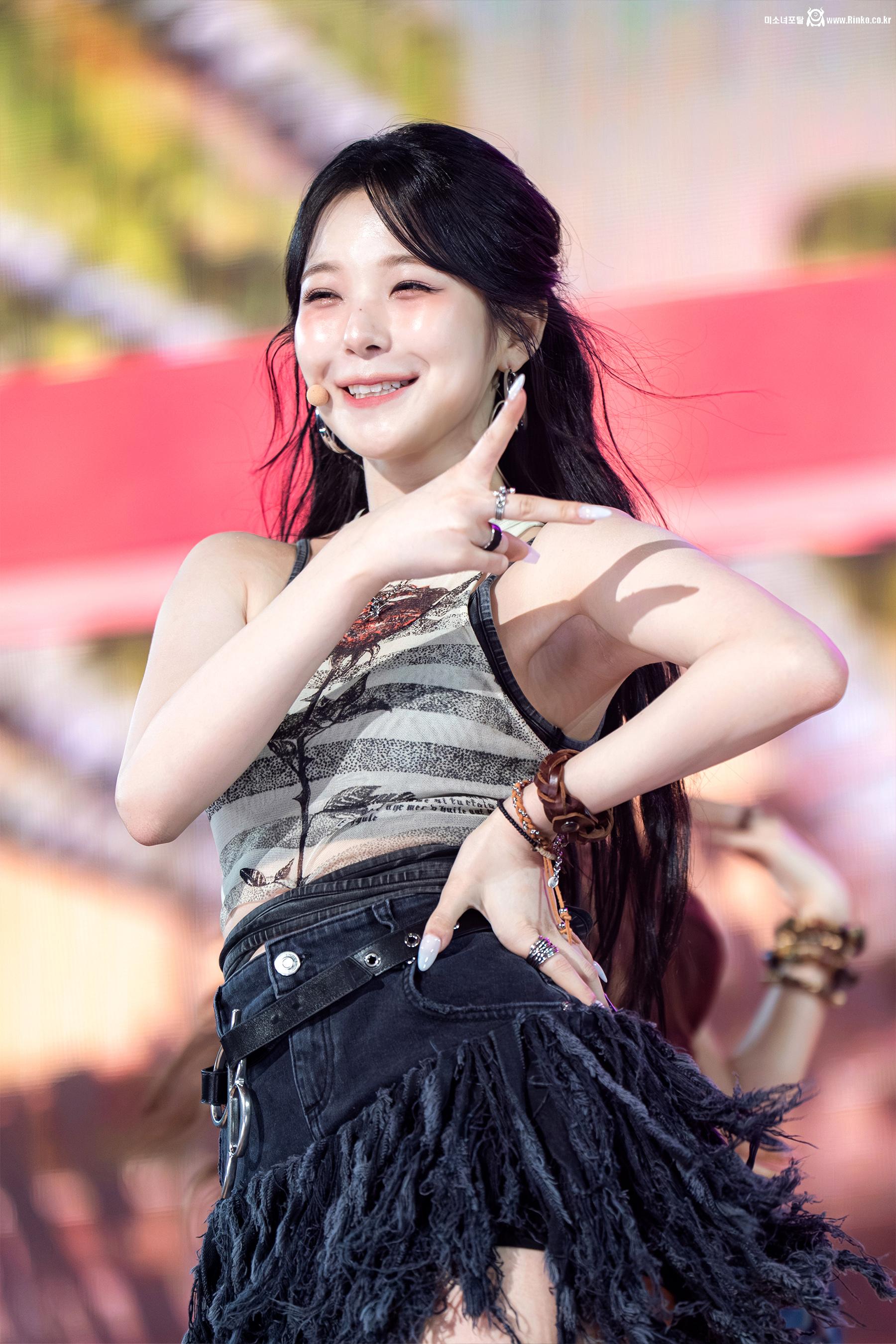 프로미스나인 백지헌_118158_1.jpg