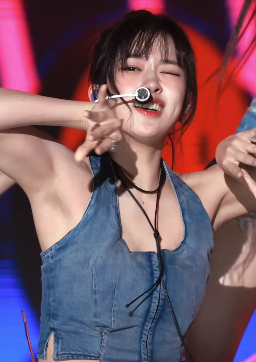 아이브 안유진 겨드랑이_118187_2.webp