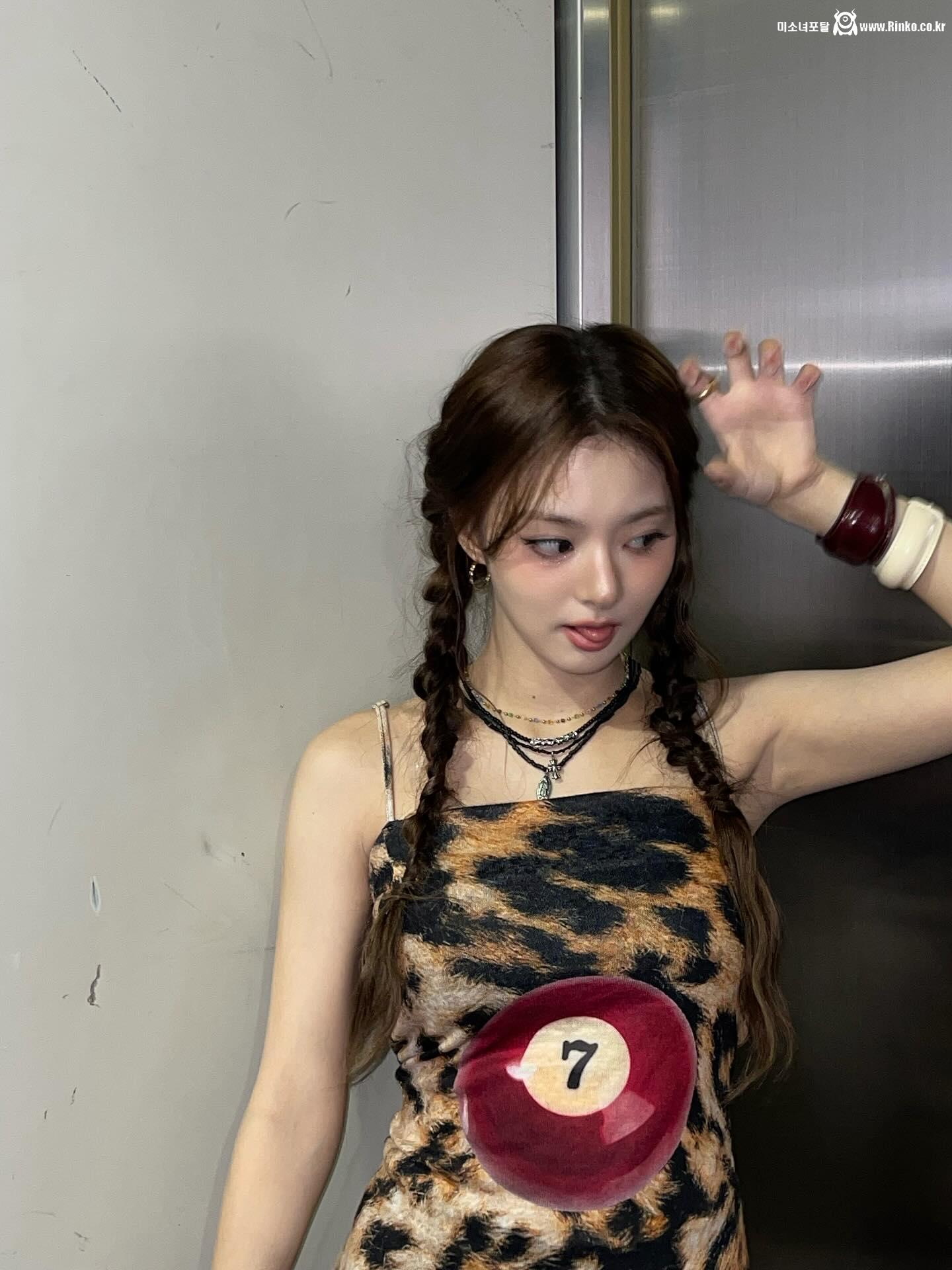 이나경 인스타_118207_2.jpg