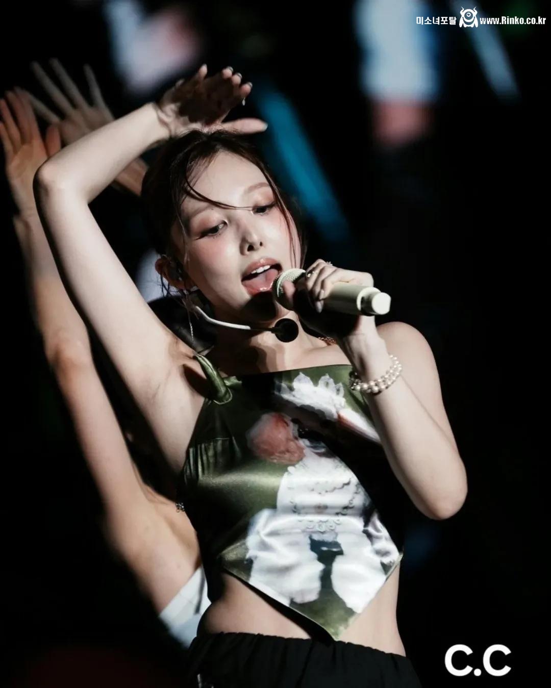 트와이스 나연 겨드랑이_118279_1.jpg