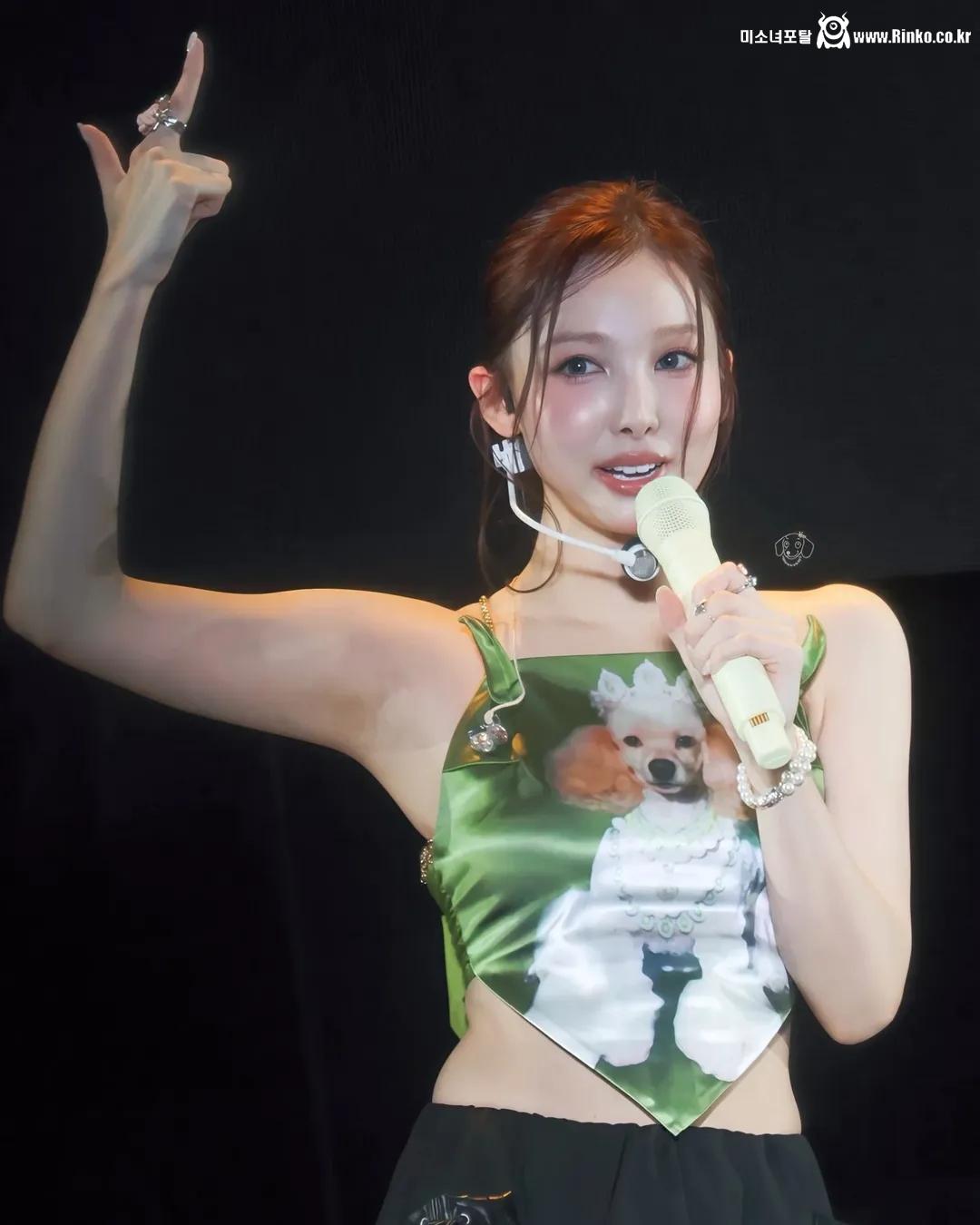 트와이스 나연 겨드랑이_118279_4.jpg