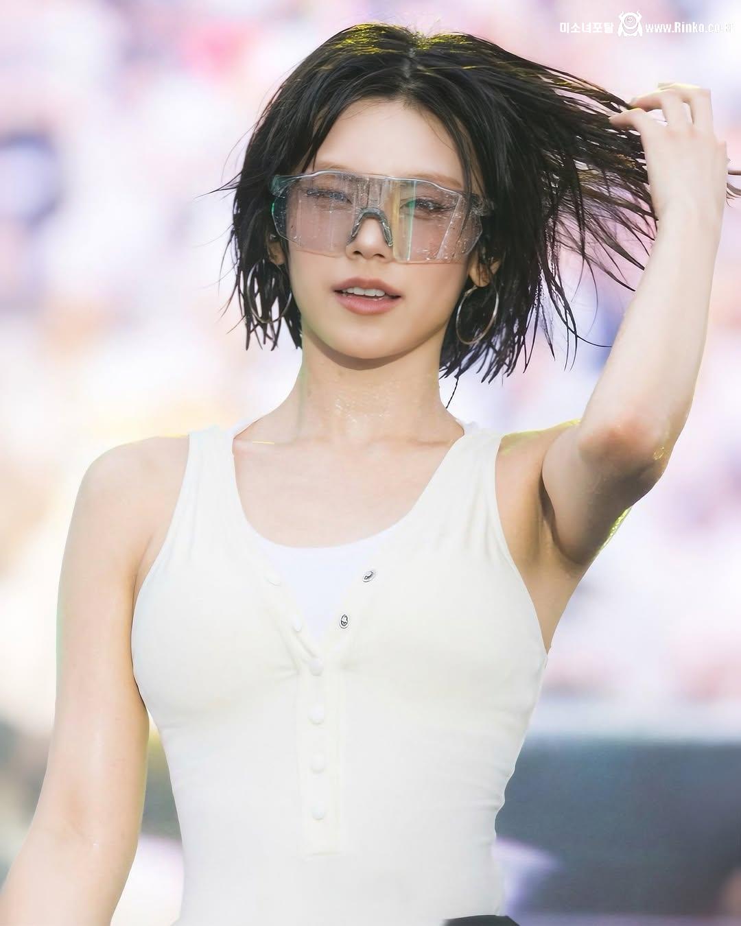 있지 예지 워터밤 겨드랑이_118290_4.jpg