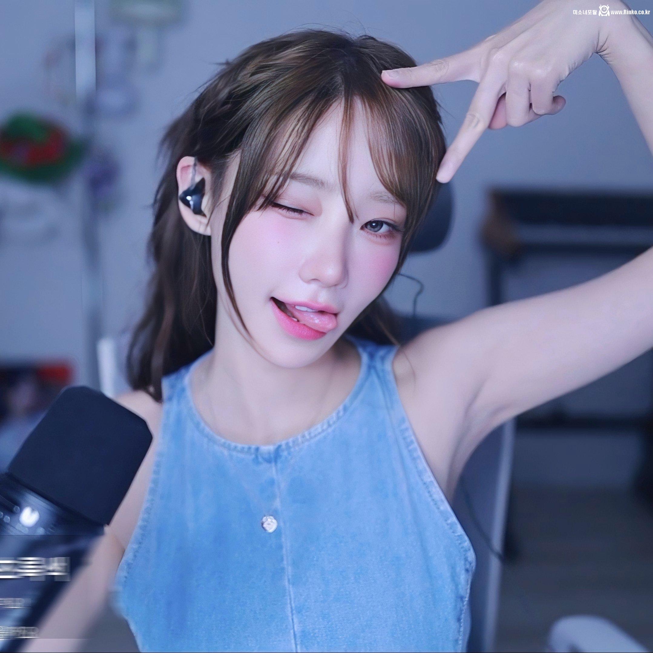 QWER 마젠타_118285_4.jpg