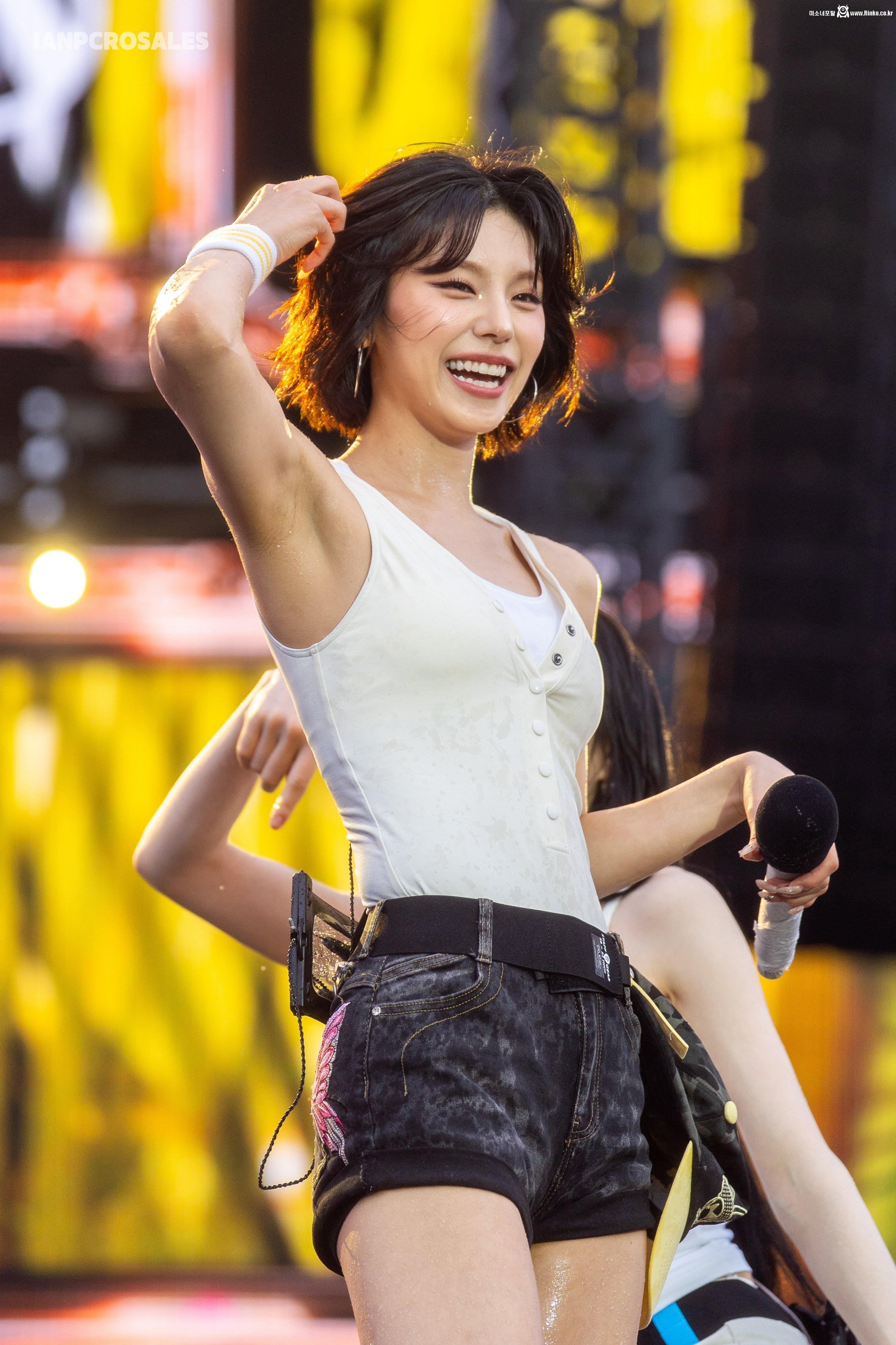 예지 젖은 겨드랑이_118319_2.jpg