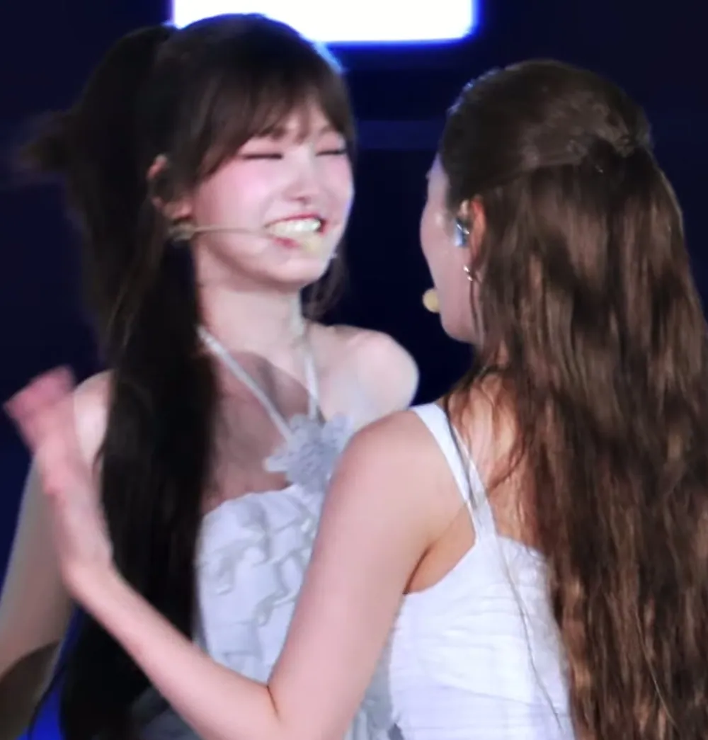 250705 안유진_118325_1.webp