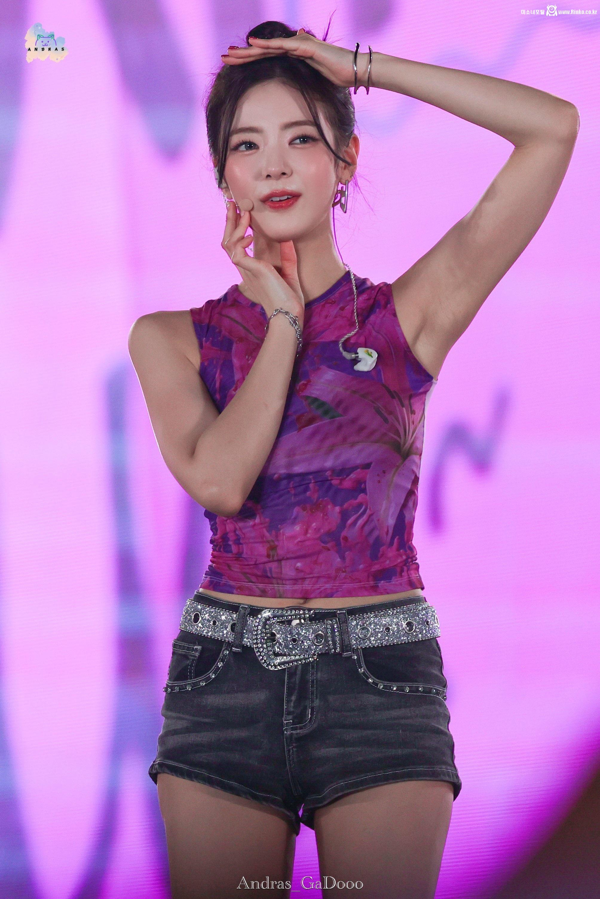 있지 리아 겨드랑이_118394_1.jpg