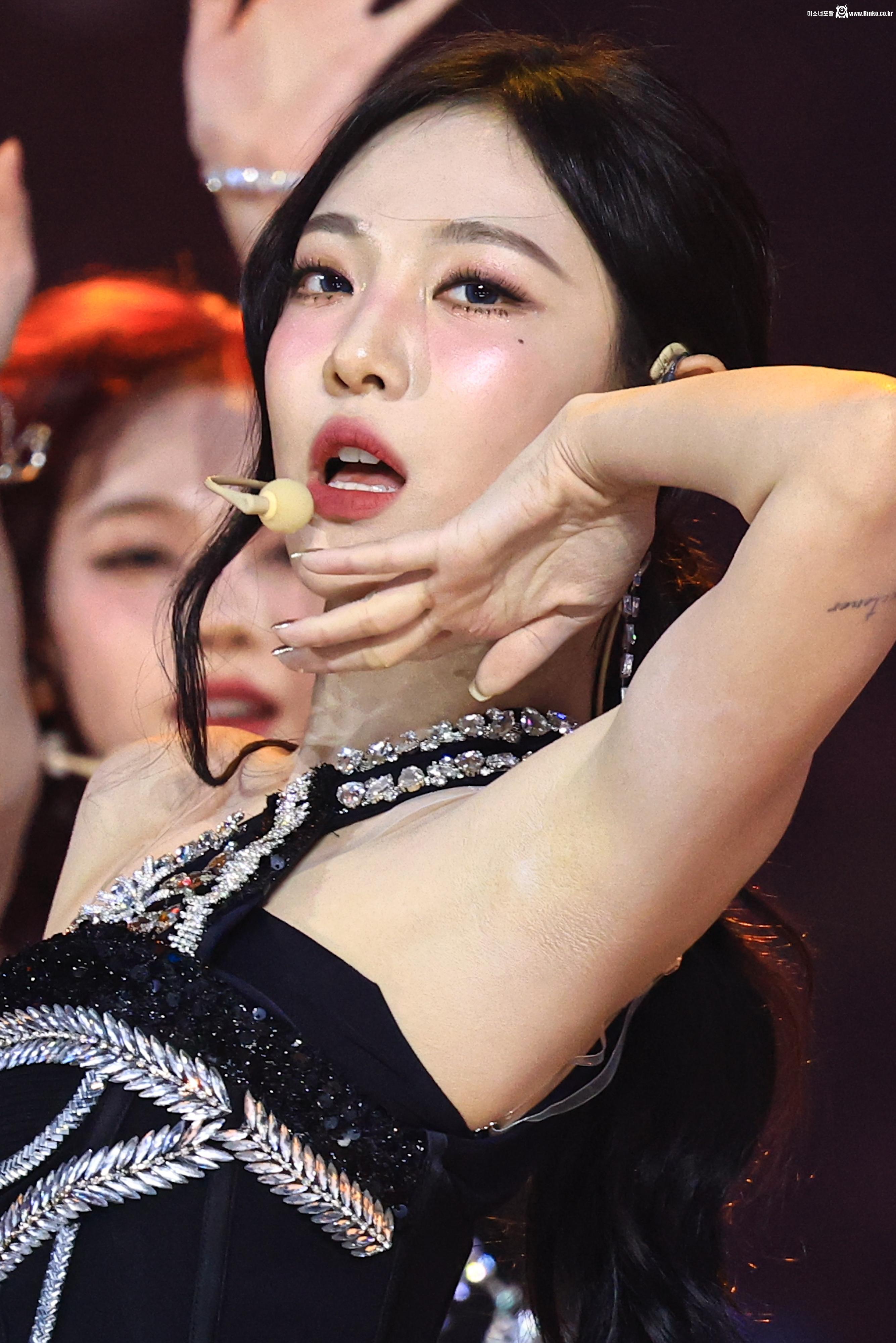 에스파 닝닝 겨드랑이_118438_1.jpg