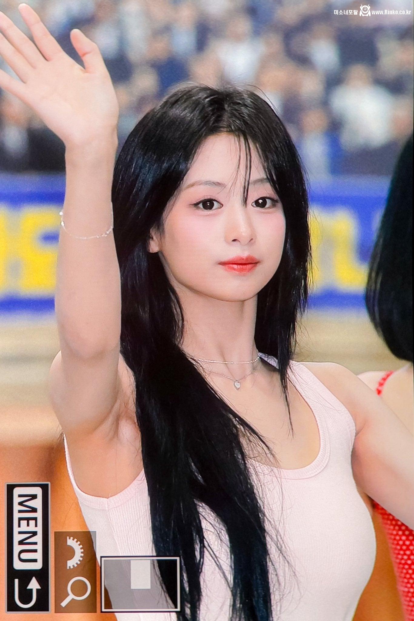 베이비몬스터 아현 겨드랑이_118445_5.jpg