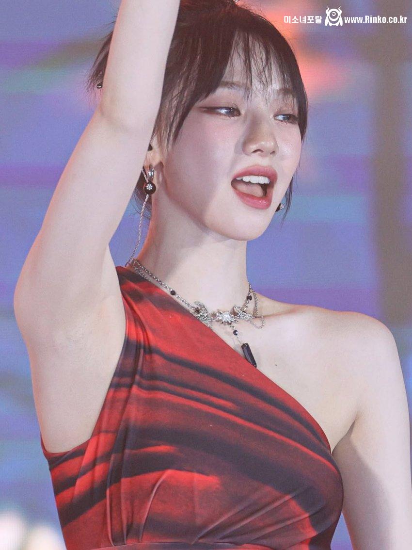 카리나 두장_118455_2.jpg