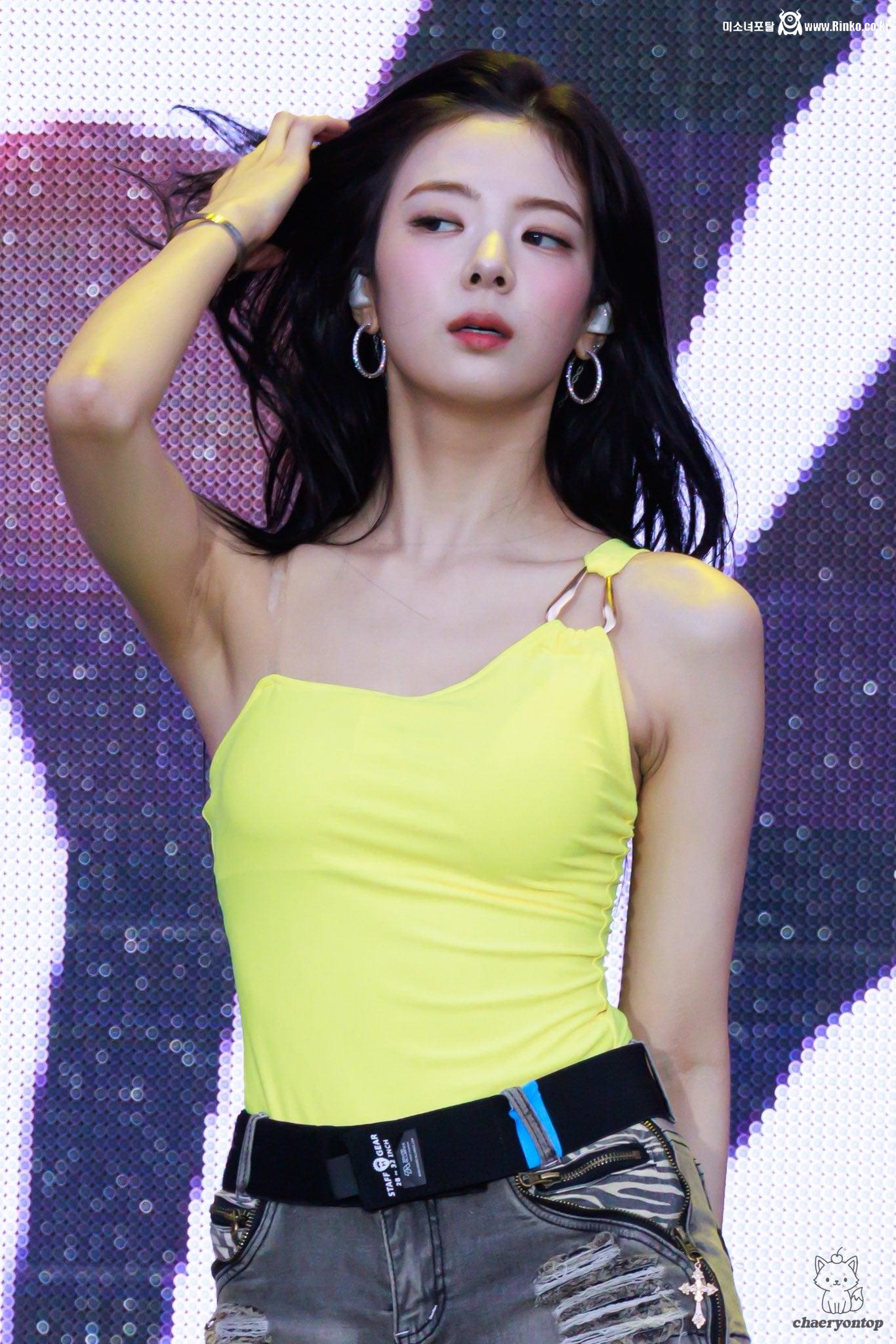 있지 리아 겨드랑이_118508_1.jpg