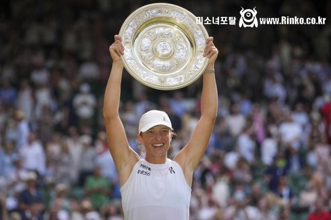 폴란드 국보 시비옹테크 윔블던 겨니스 우승_118653_1.jpg