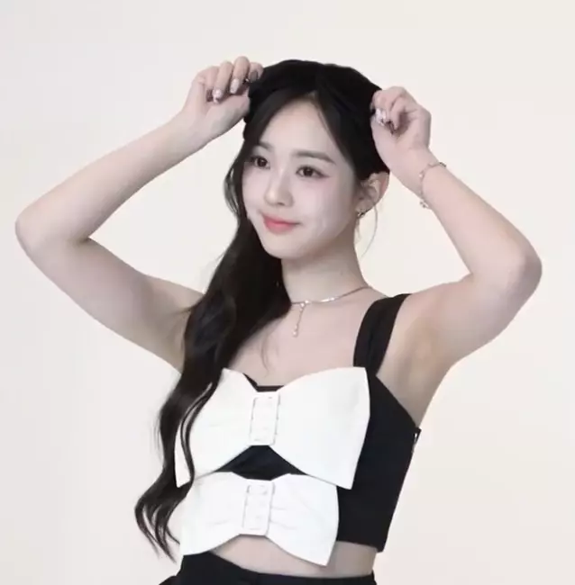 트리플에스 김수민 겨드랑이_118787_1.webp