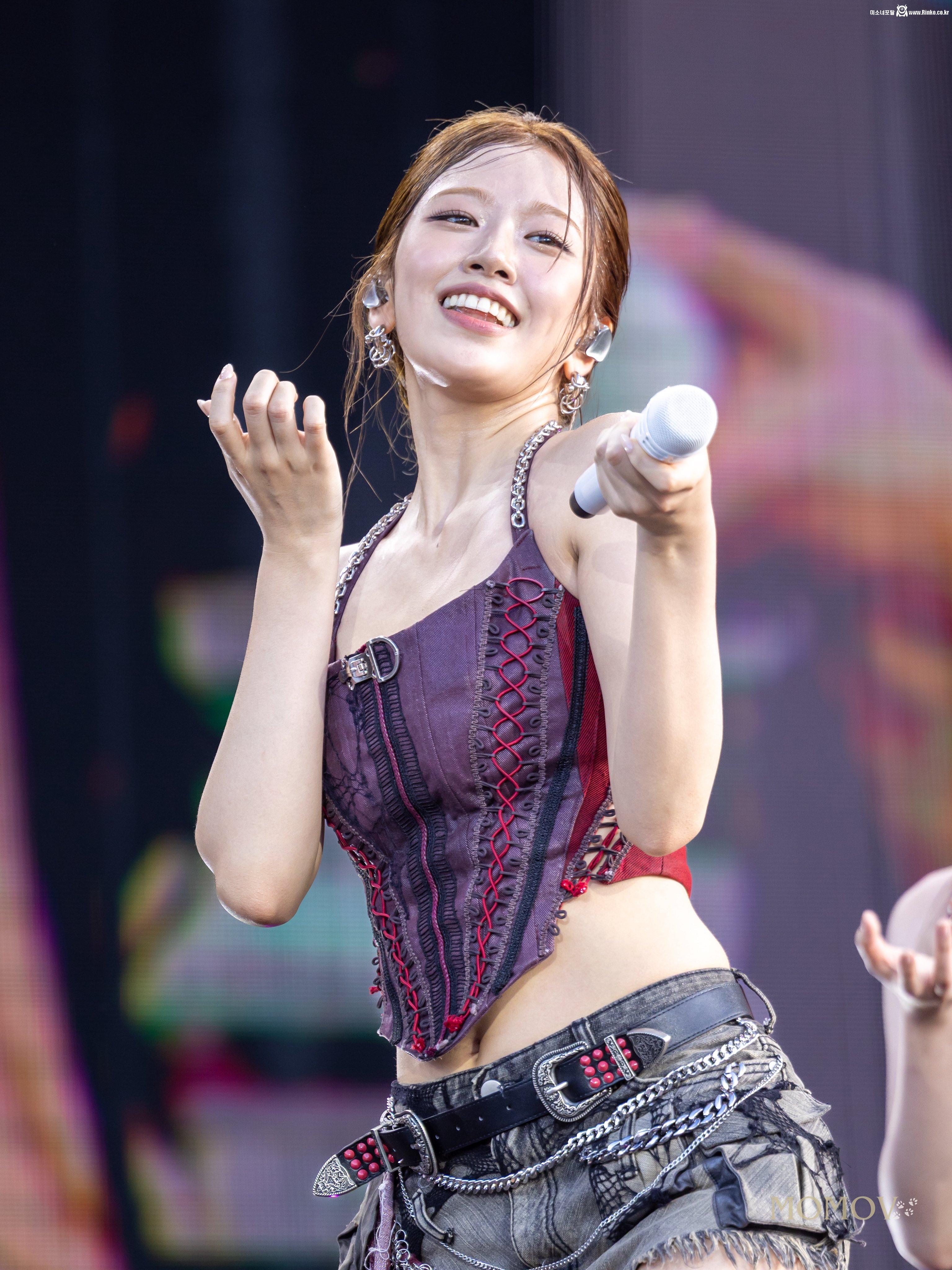 250720 안유진_118994_2.jpg