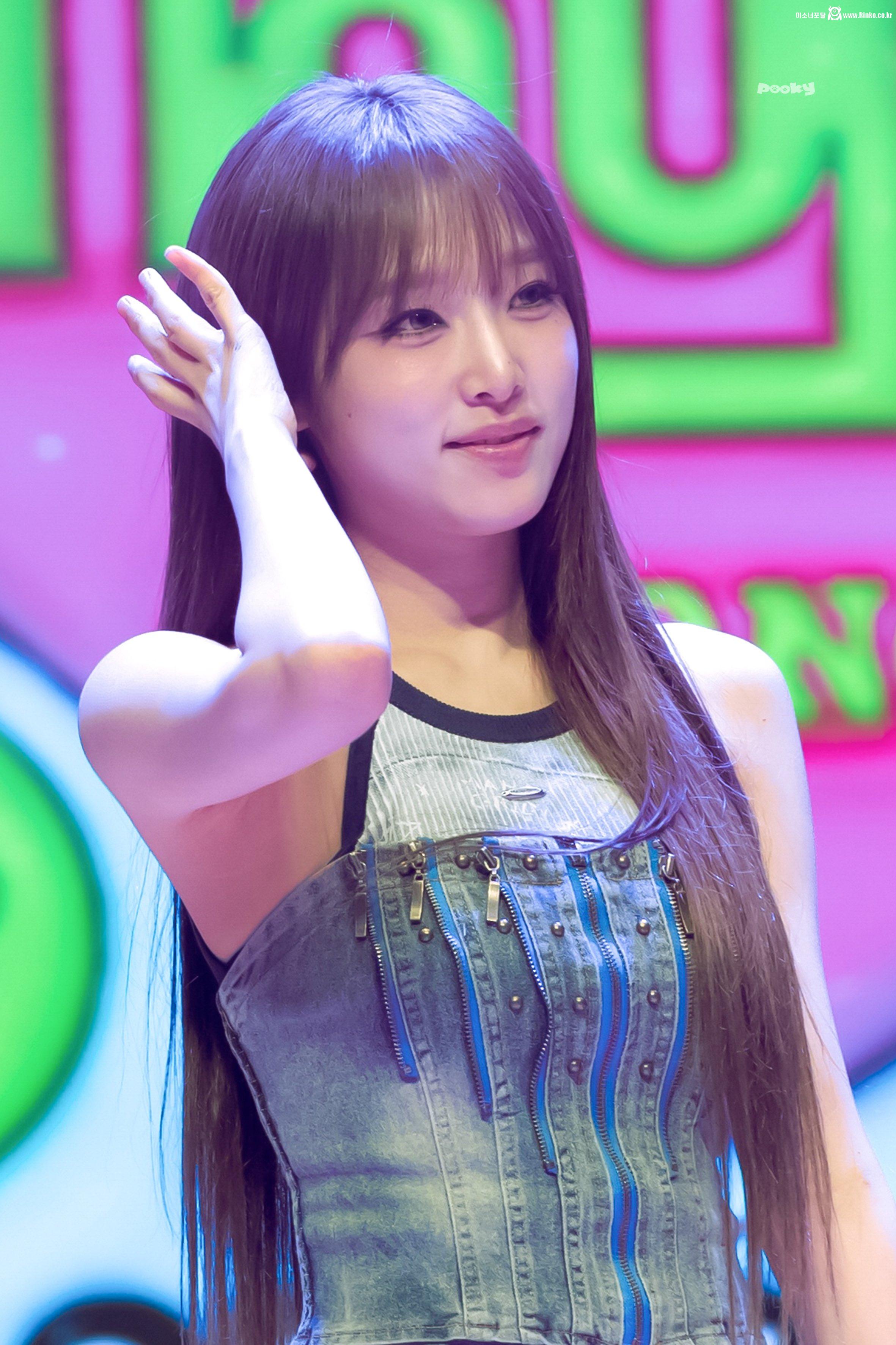 최예나 겨드랑이_119013_4.jpg