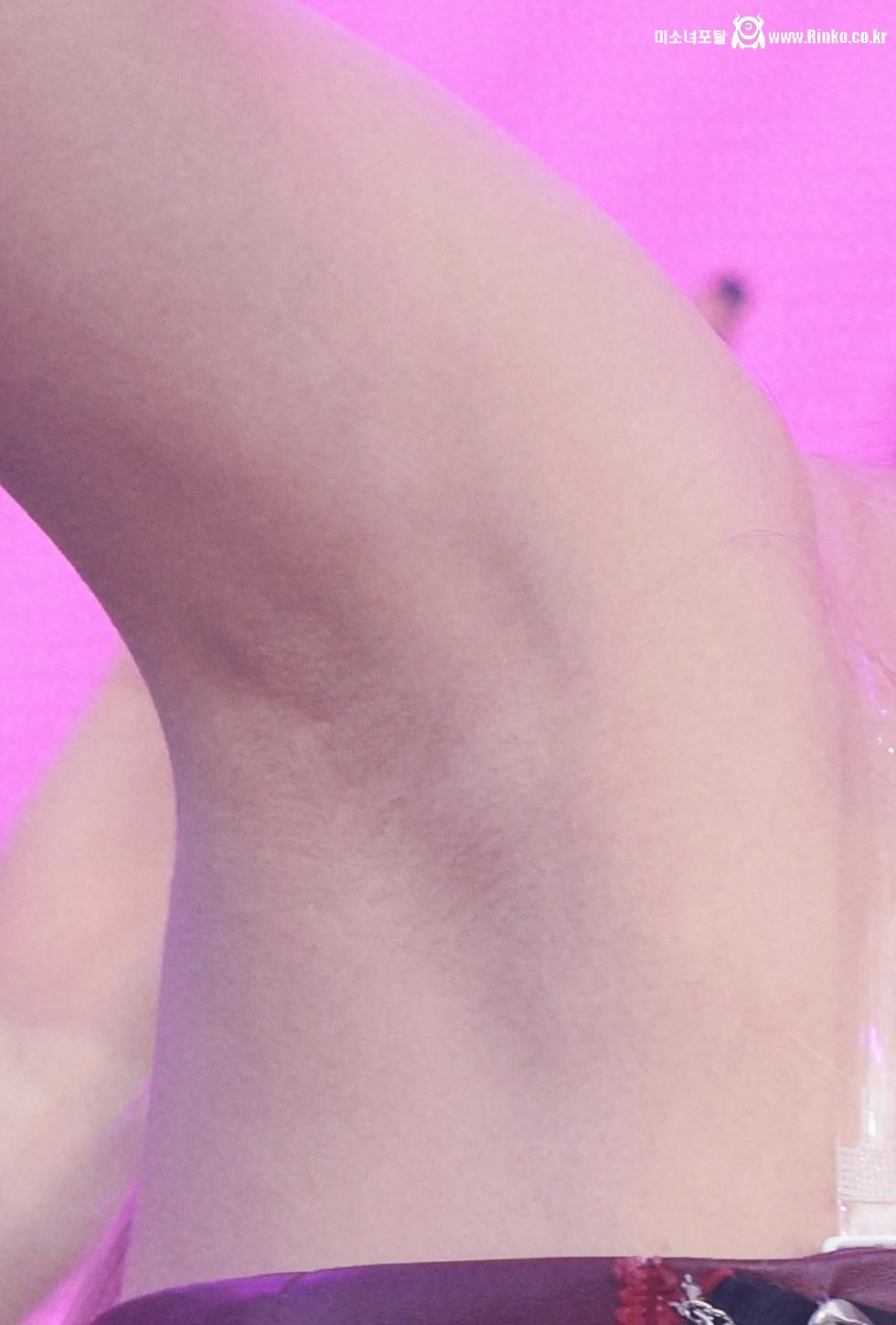 아이브 가을 확대 겨드랑이_119038_2.jpg