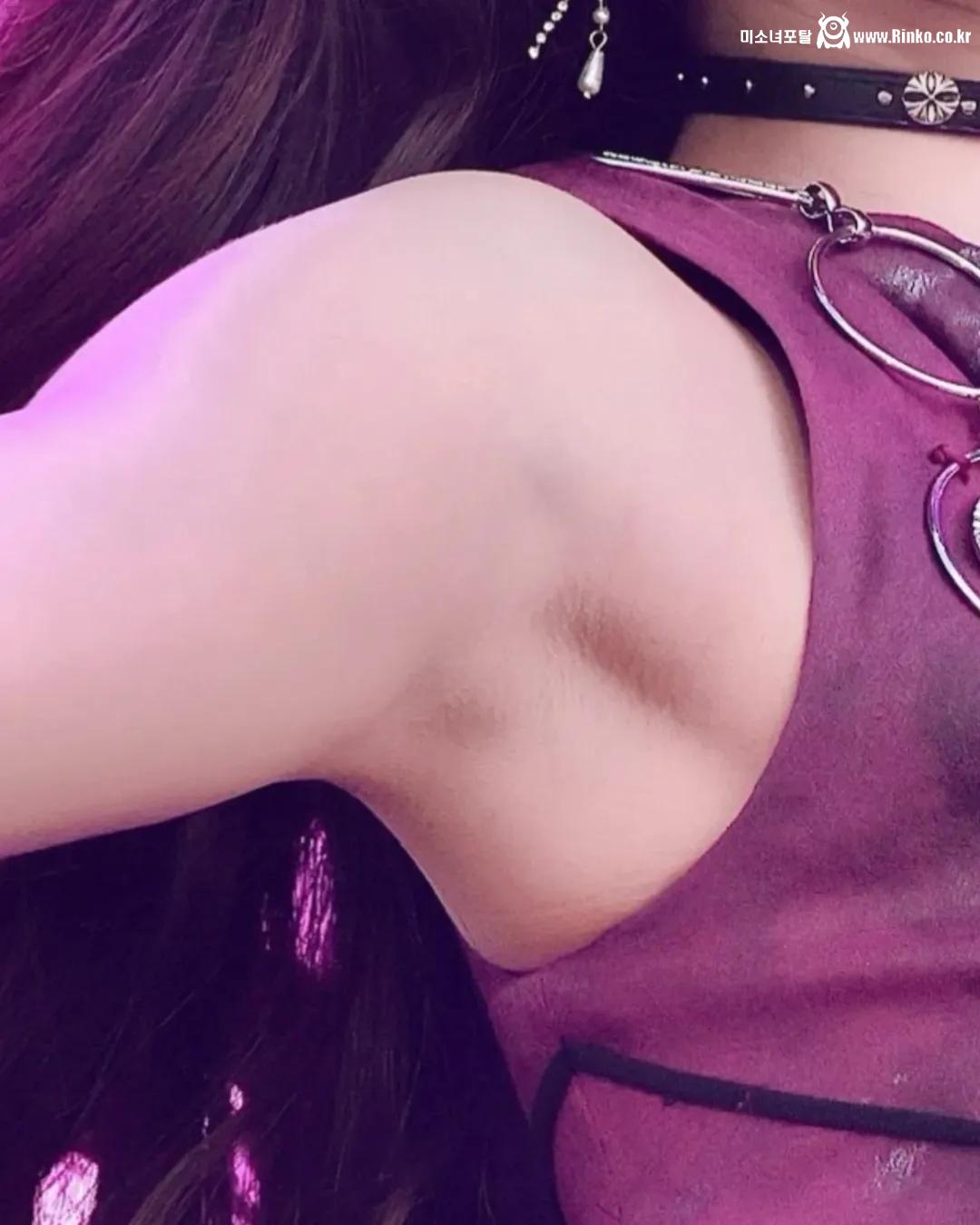 아이브 장원영 확대 겨드랑이_119024_2.jpg