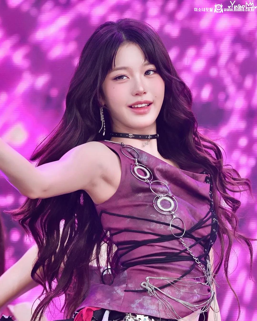 아이브 장원영 확대 겨드랑이_119024_3.jpg