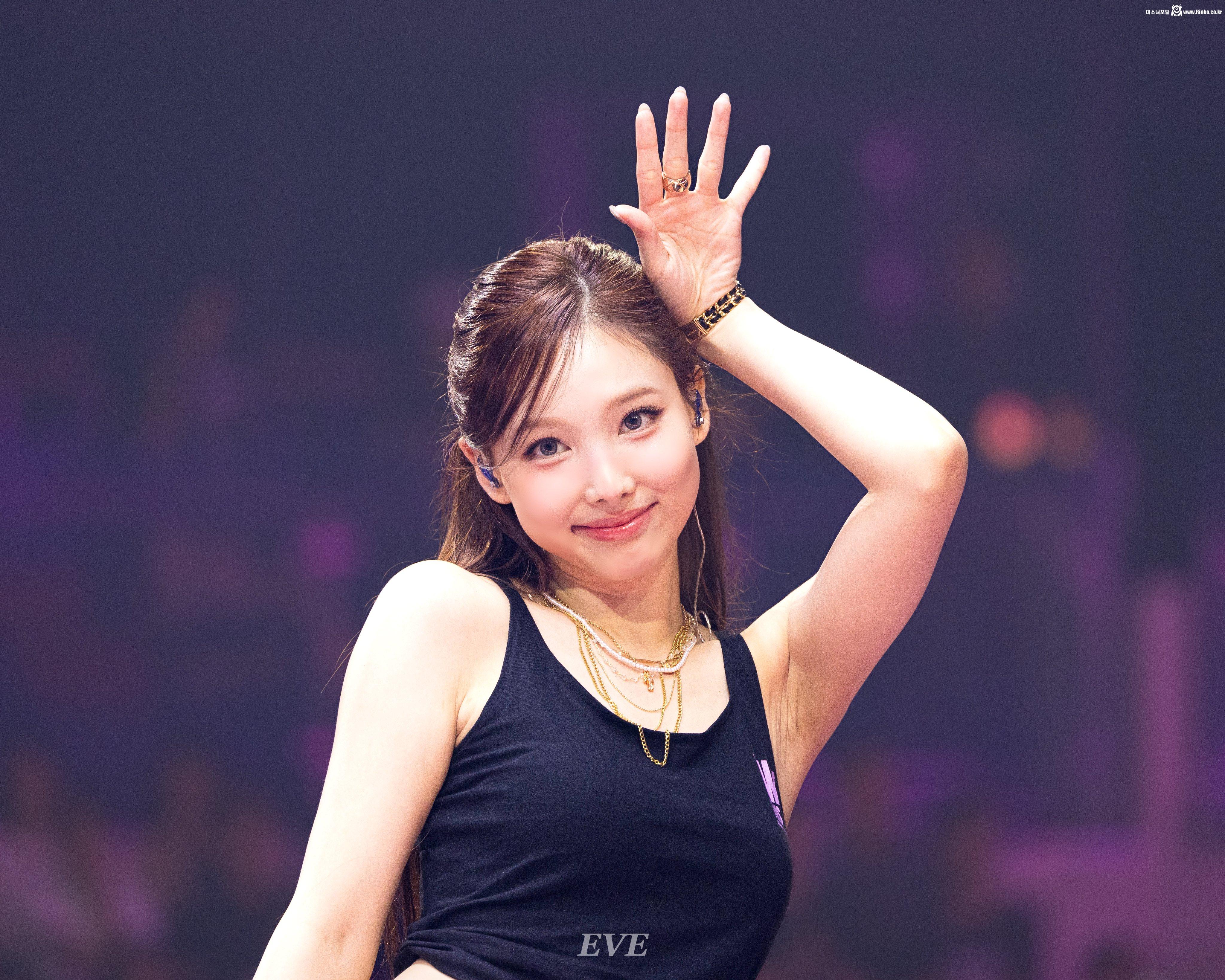 250720 미나 지효 나연_119028_6.jpg