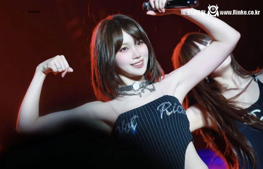 르세라핌 김채원_119021_2.jpeg