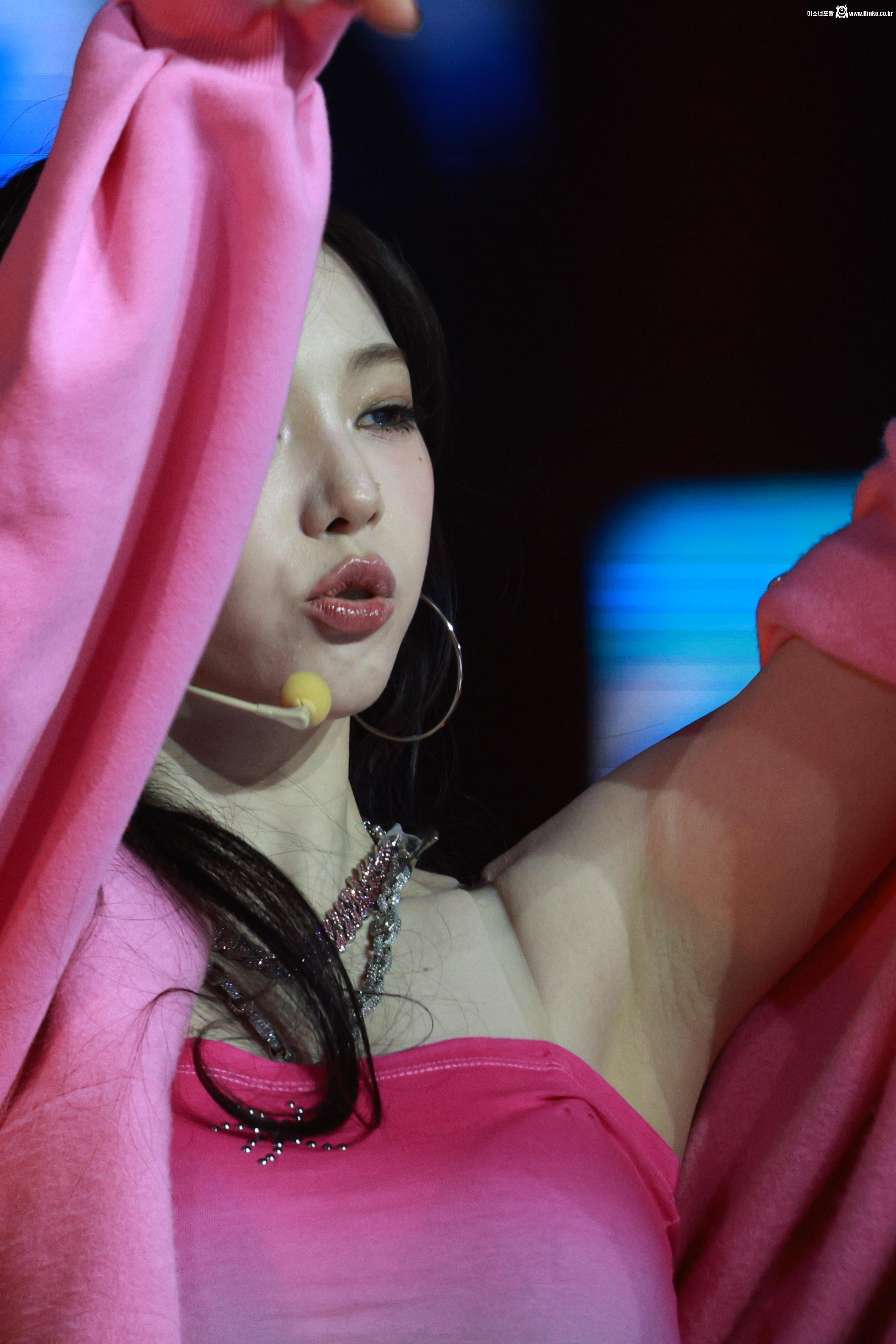 에스파 카리나 겨드랑이_119066_1.jpg