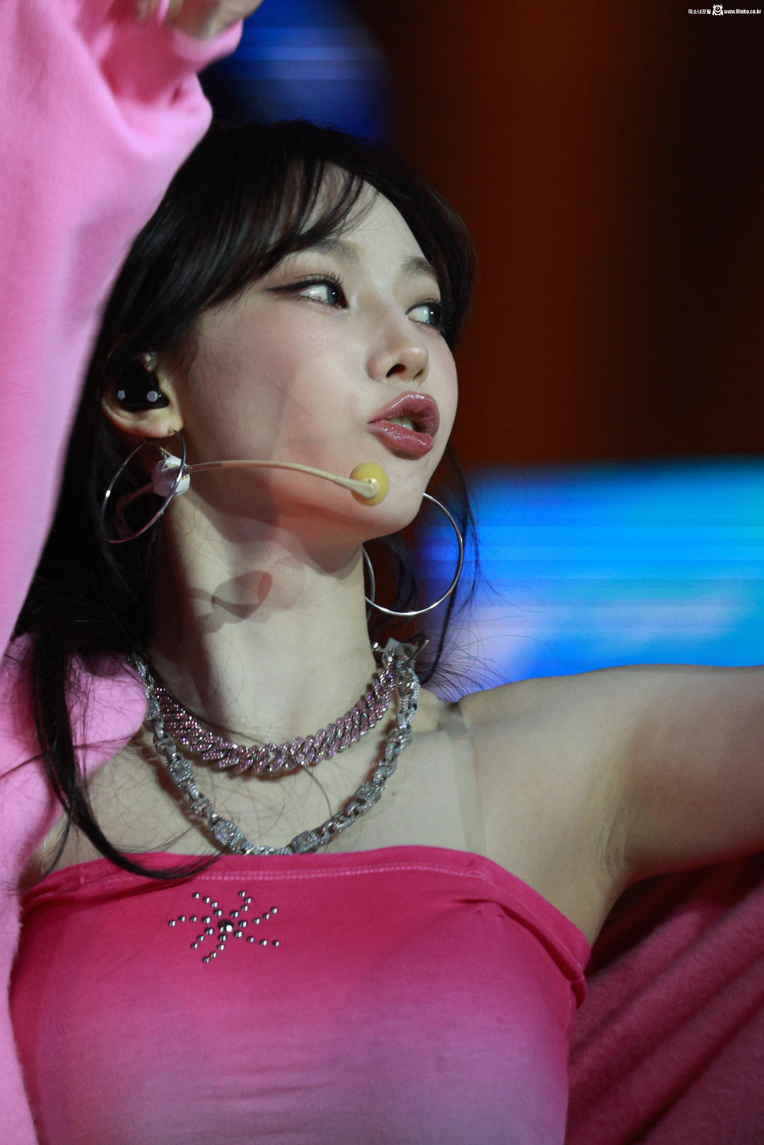 에스파 카리나 겨드랑이_119066_2.jpg