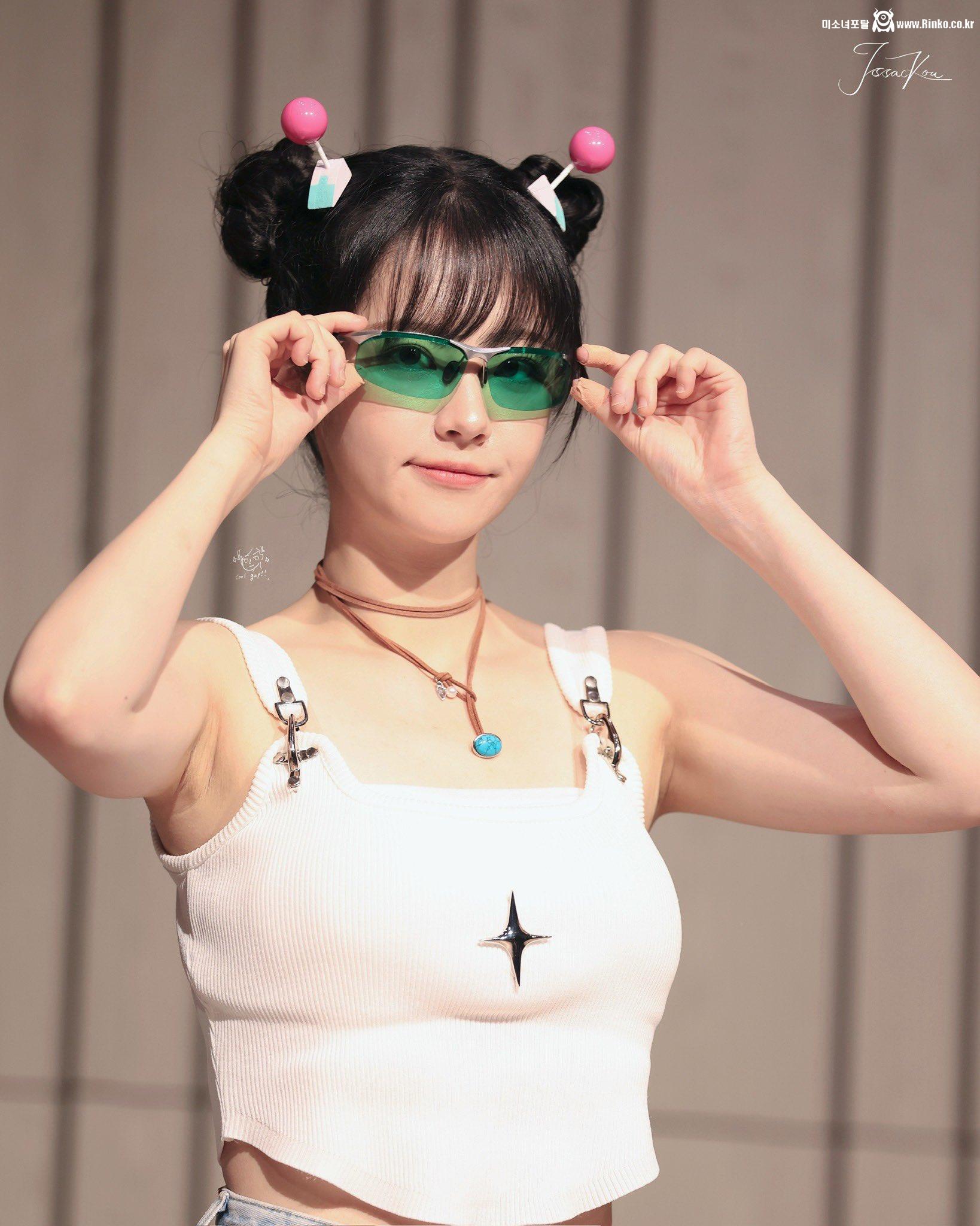 QWER 쵸단_119083_1.jpg