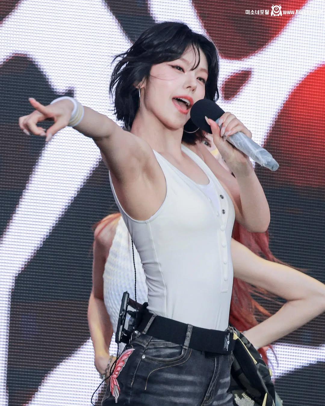 겨황 워터밤 총모음집_119098_14.jpg