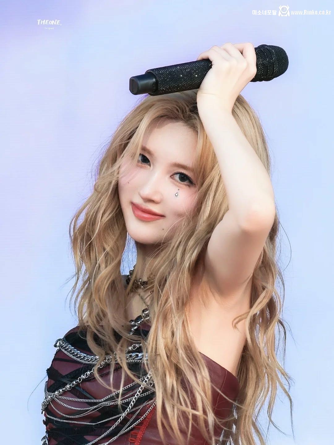 아이브 가을 겨드랑이_119116_1.jpg