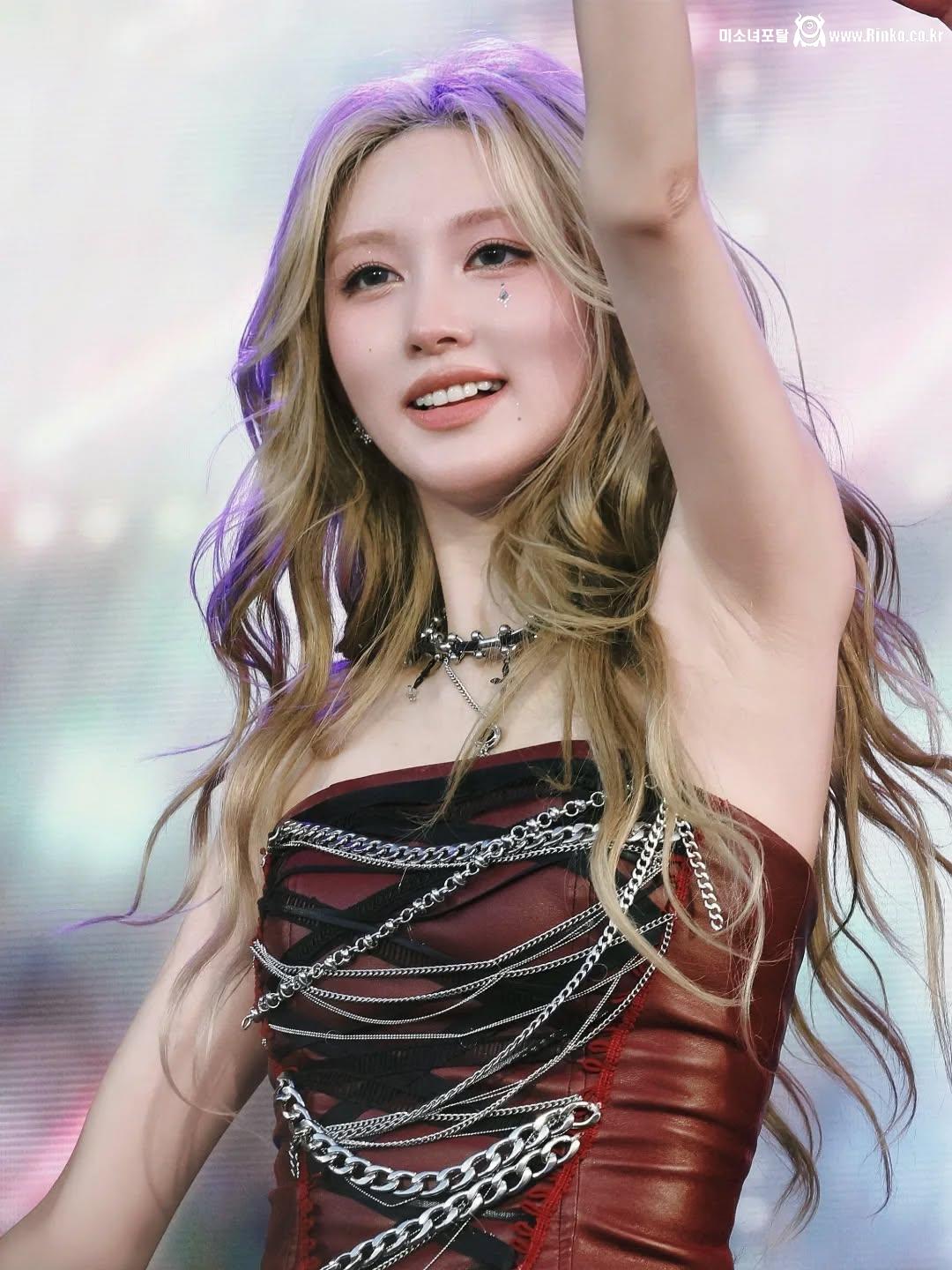 아이브 가을 겨드랑이_119116_2.jpg