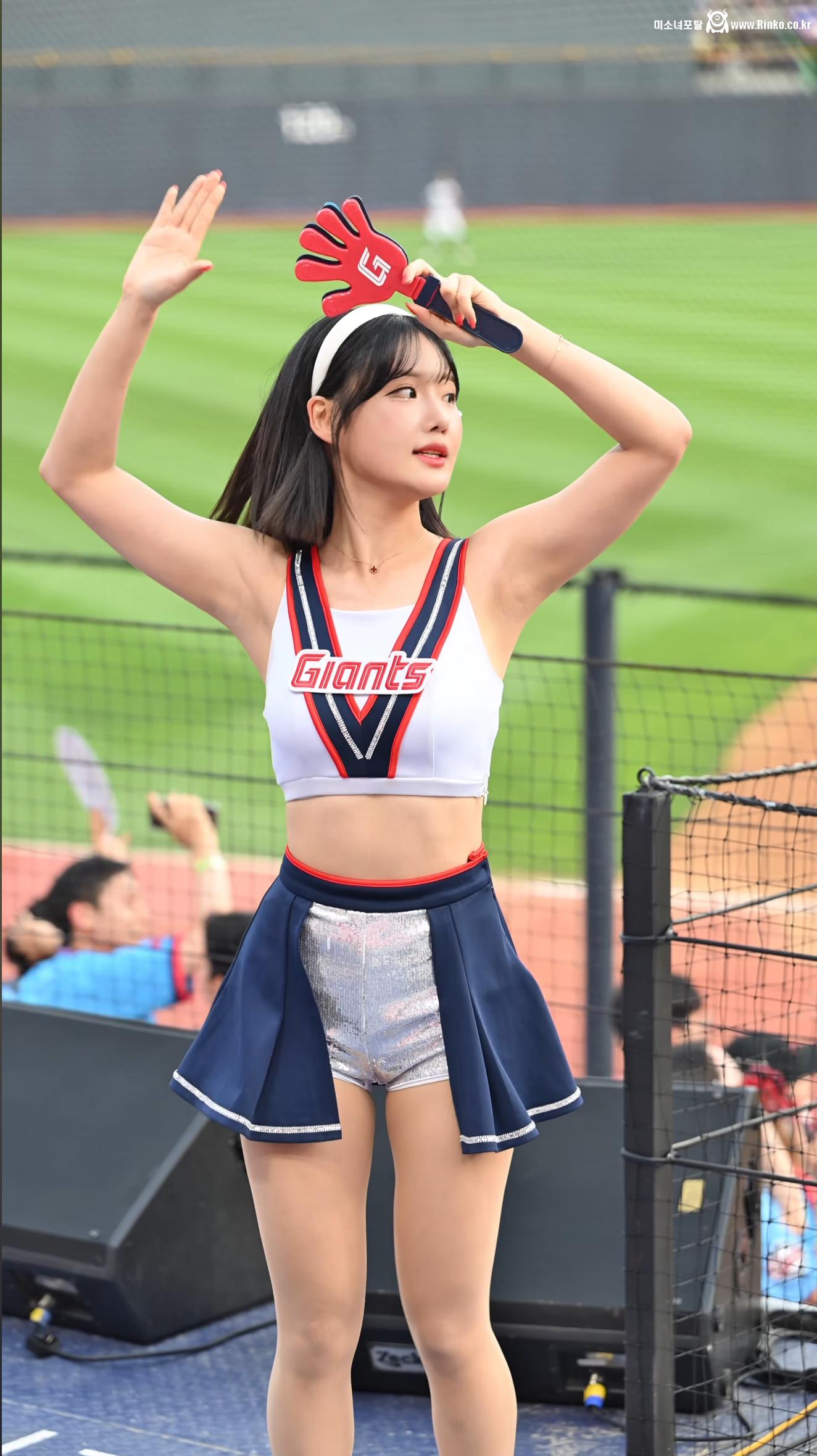 최홍라 치어리더 넓적 통통겨_119157_3.jpg