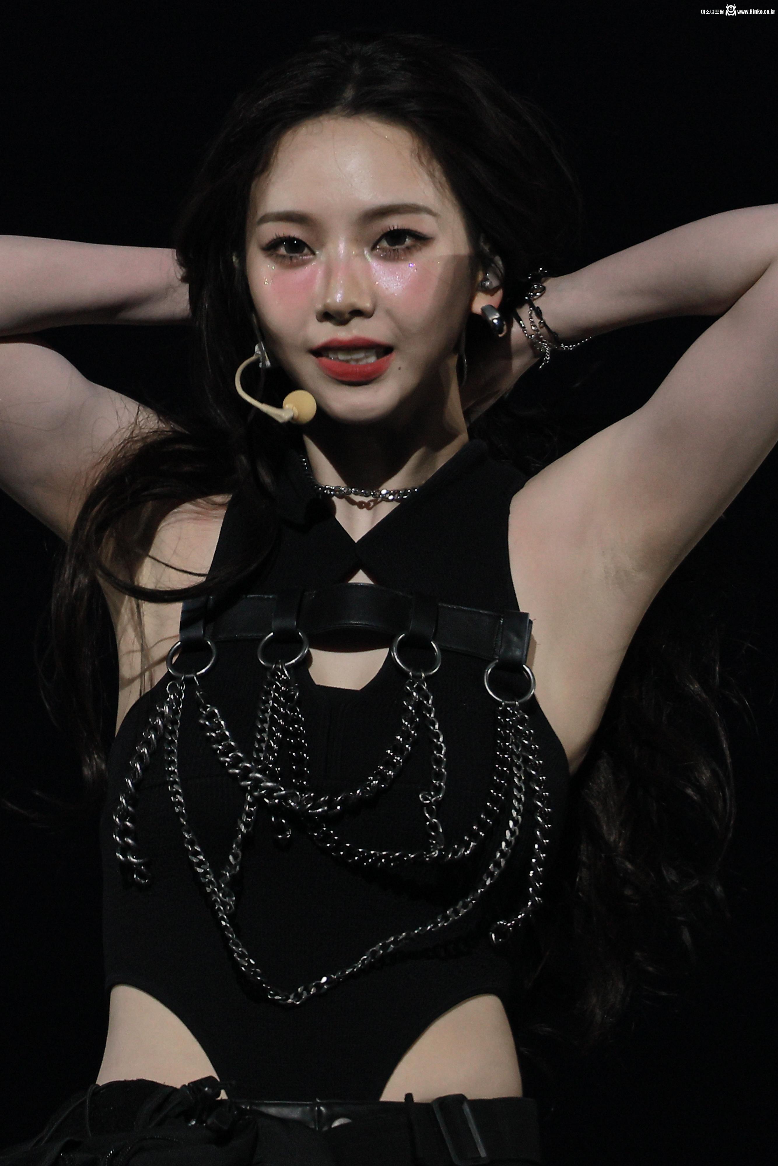 에스파 카리나 겨드랑이_119306_1.jpg