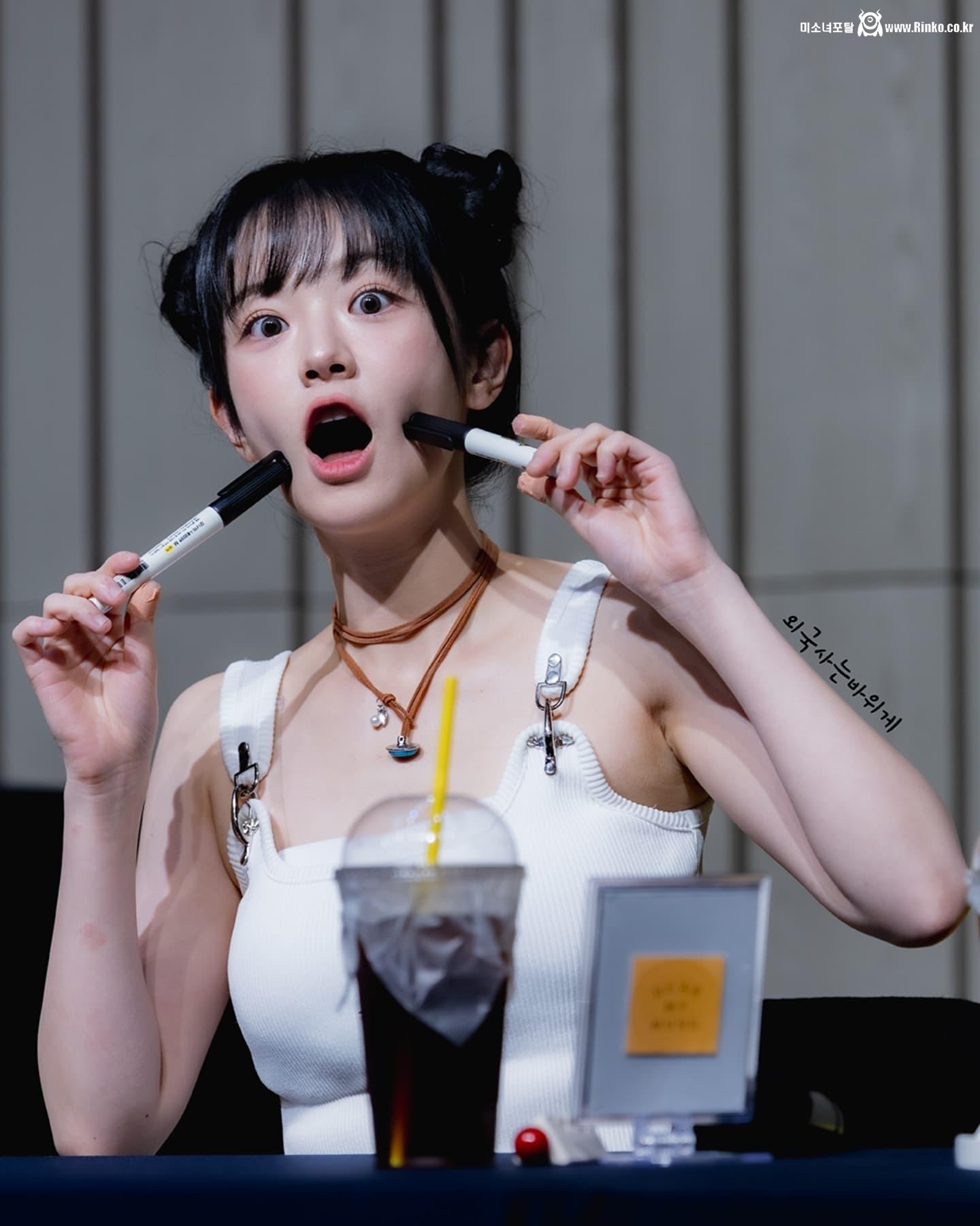 QWER 쵸단_119321_2.jpg