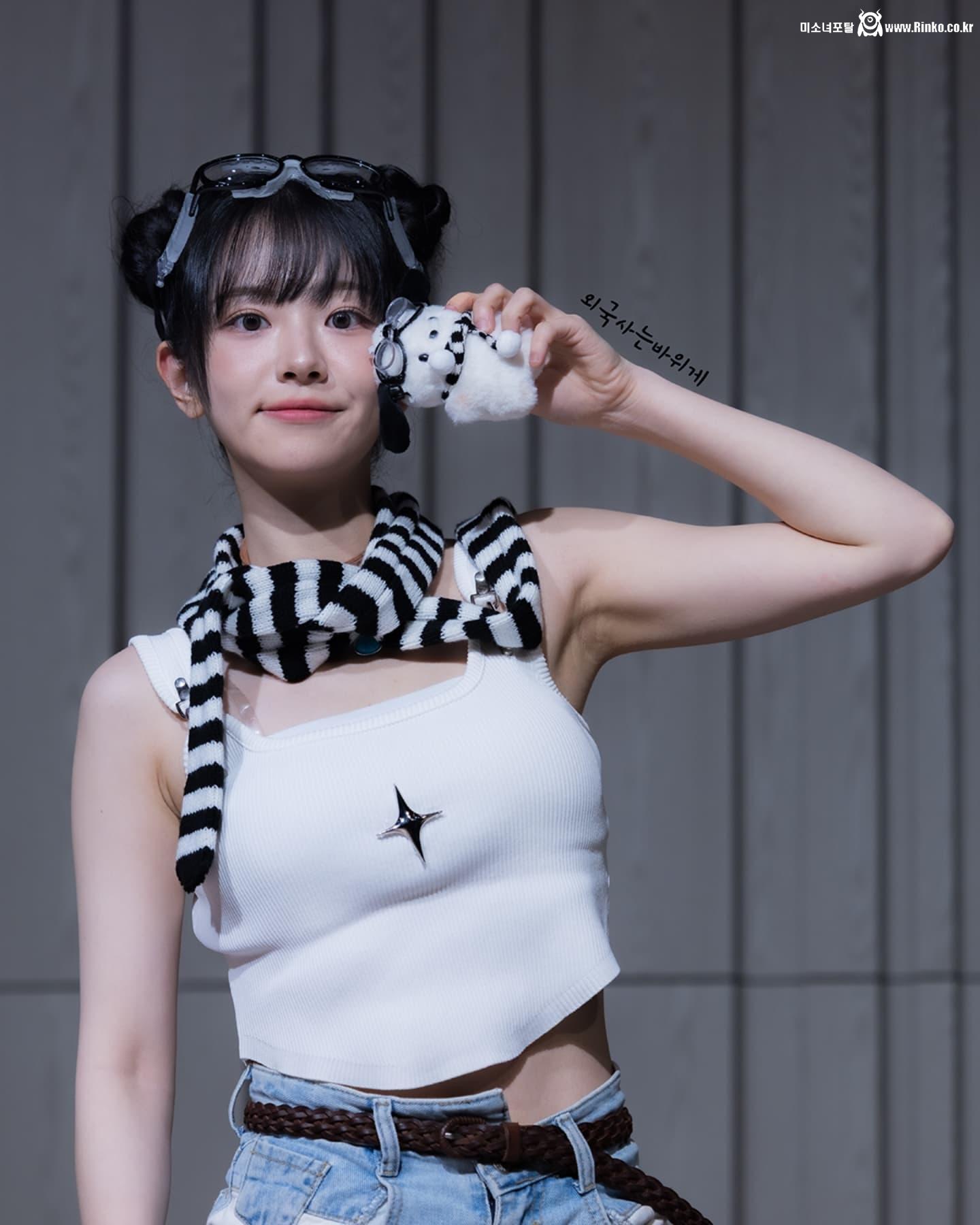 QWER 쵸단_119321_3.jpg