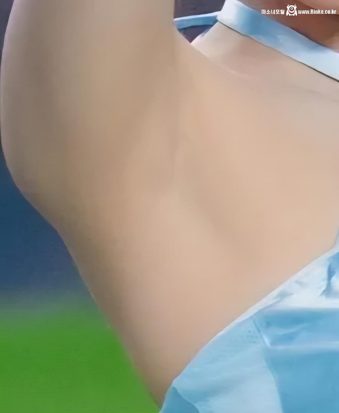 아이브 장원영 3단 확대 겨드랑이_119406_1.jpg