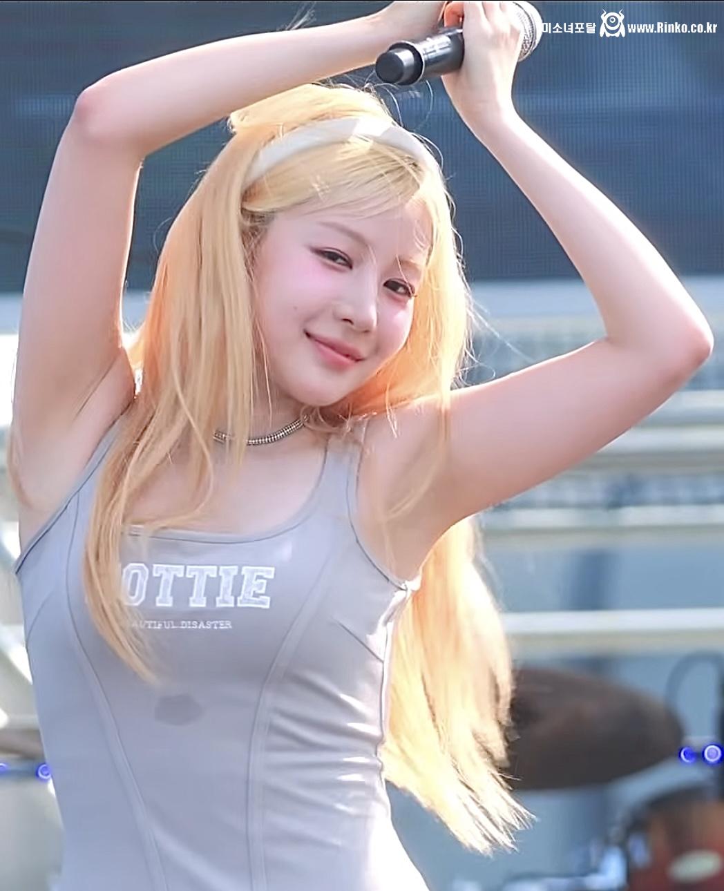 오늘 땀 살짝 난 피프티 예원_119466_8.jpg