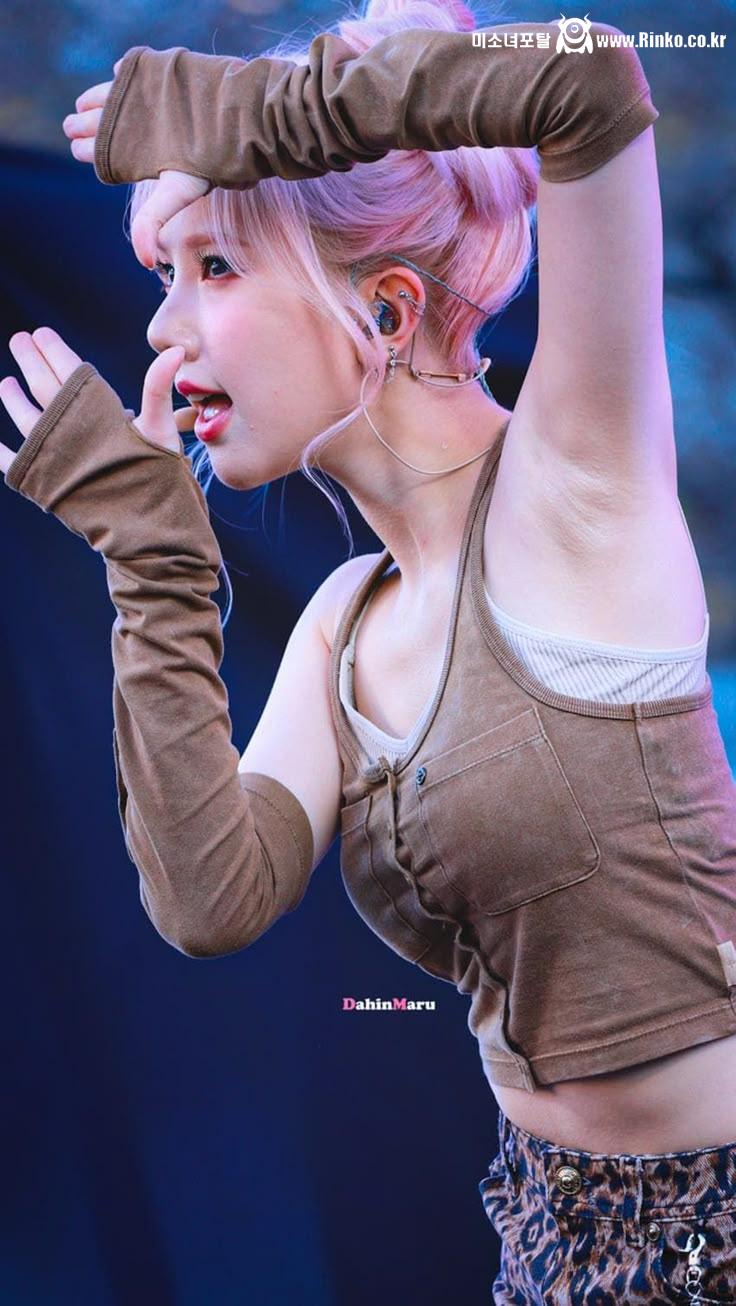 와 오늘 길거리에서_119470_1.jpg