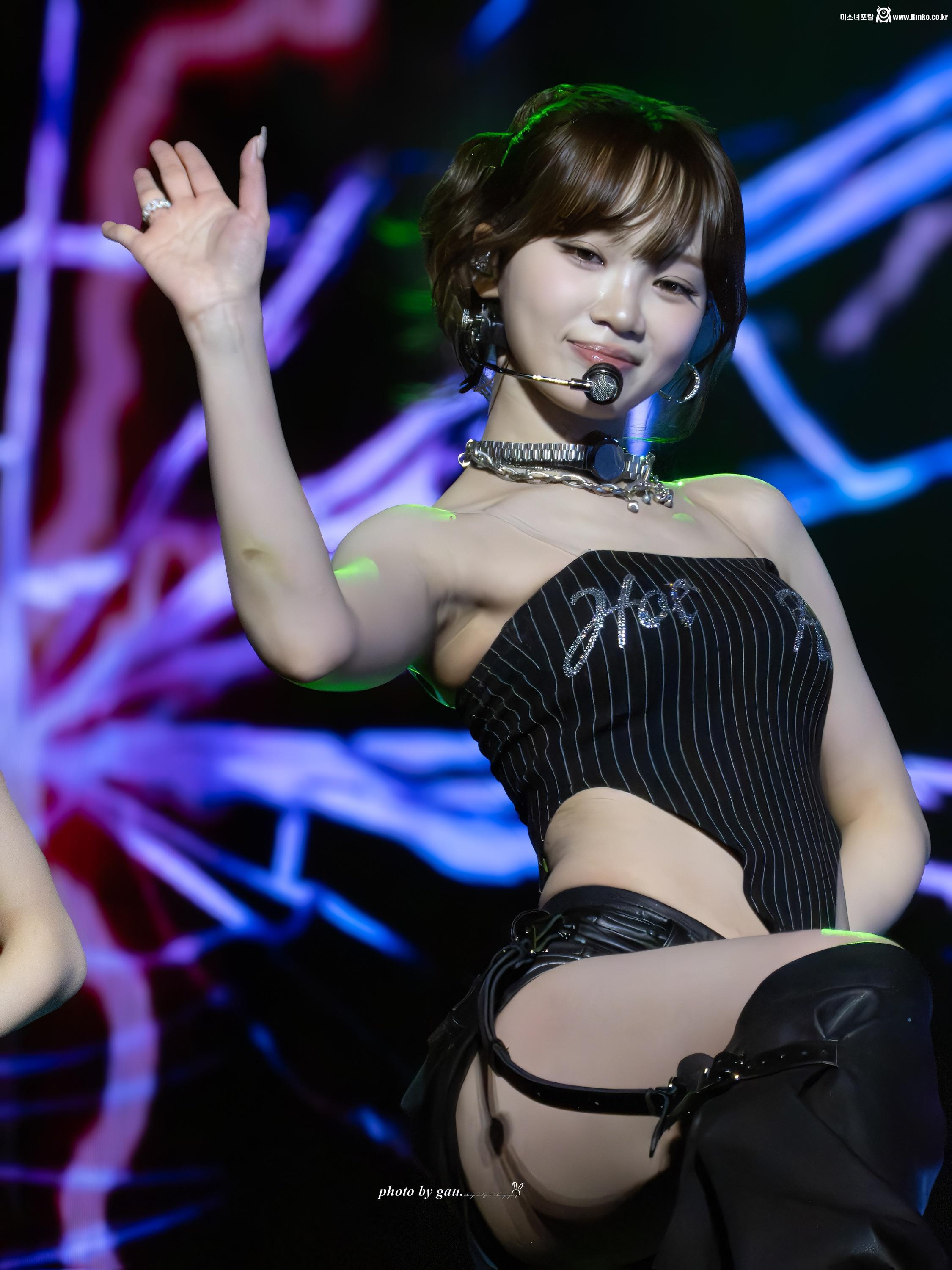 르세라핌 김채원 겨드랑이_119505_2.jpg