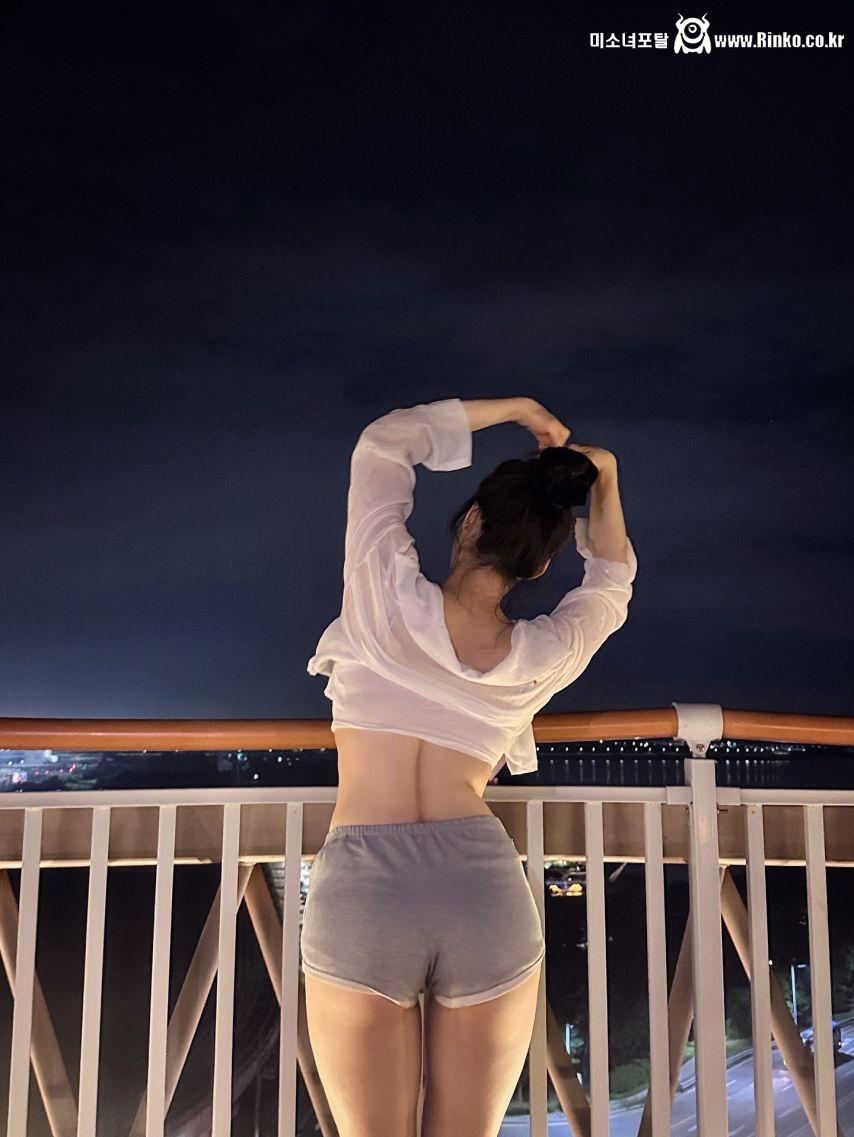 명아츄 돌핀 뒤태