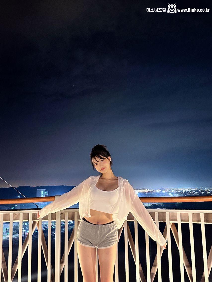 명아츄 돌핀 뒤태