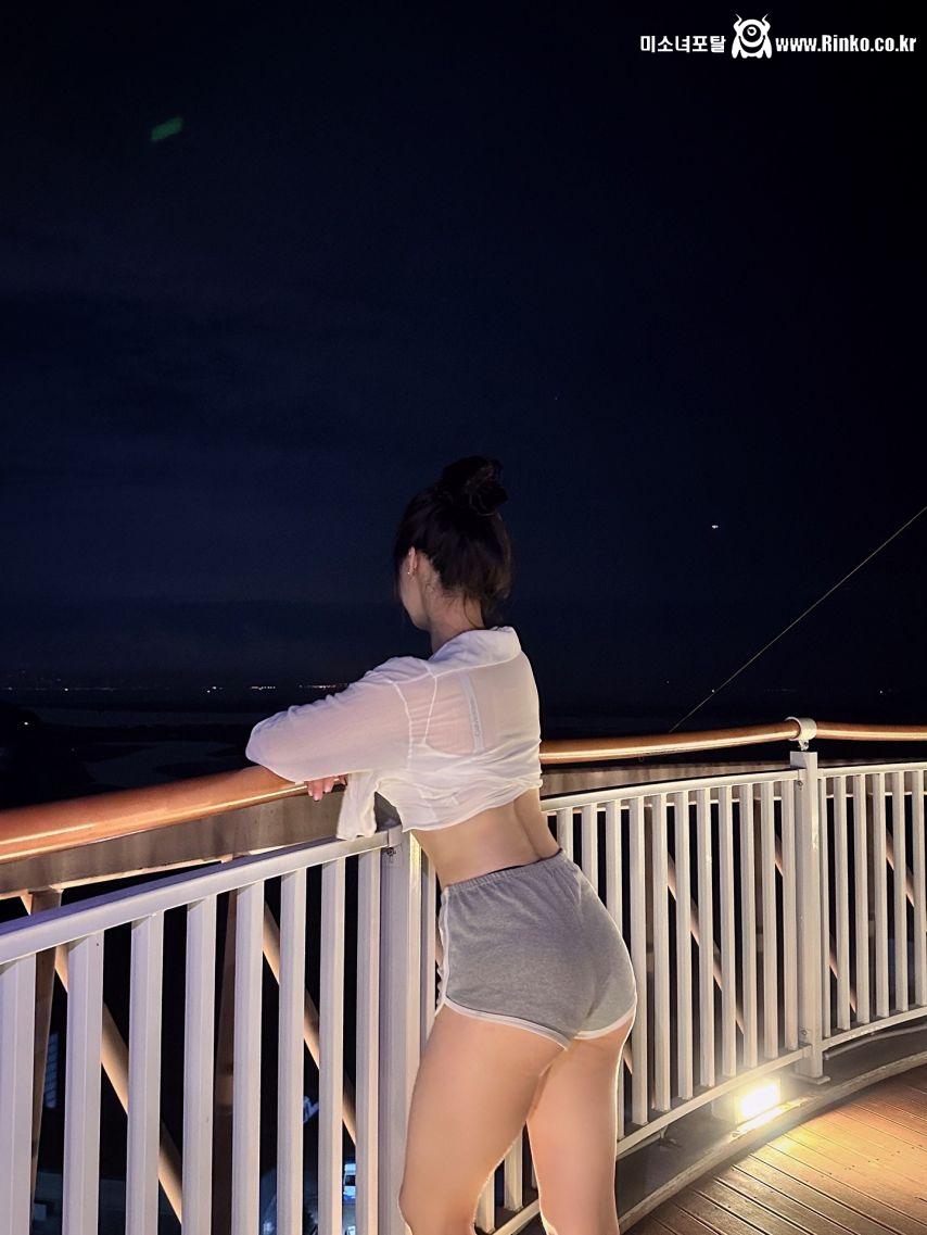 명아츄 돌핀 뒤태