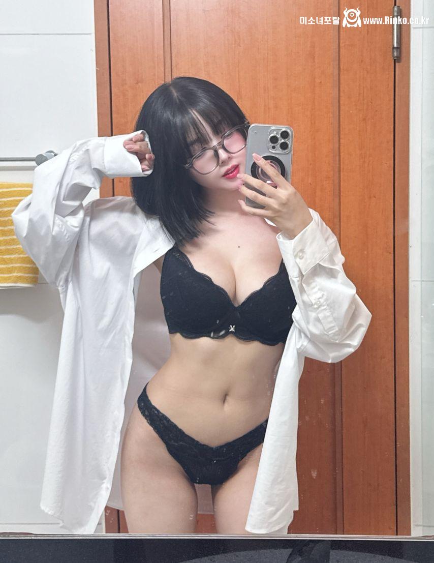 정다별이 란제리 셀카