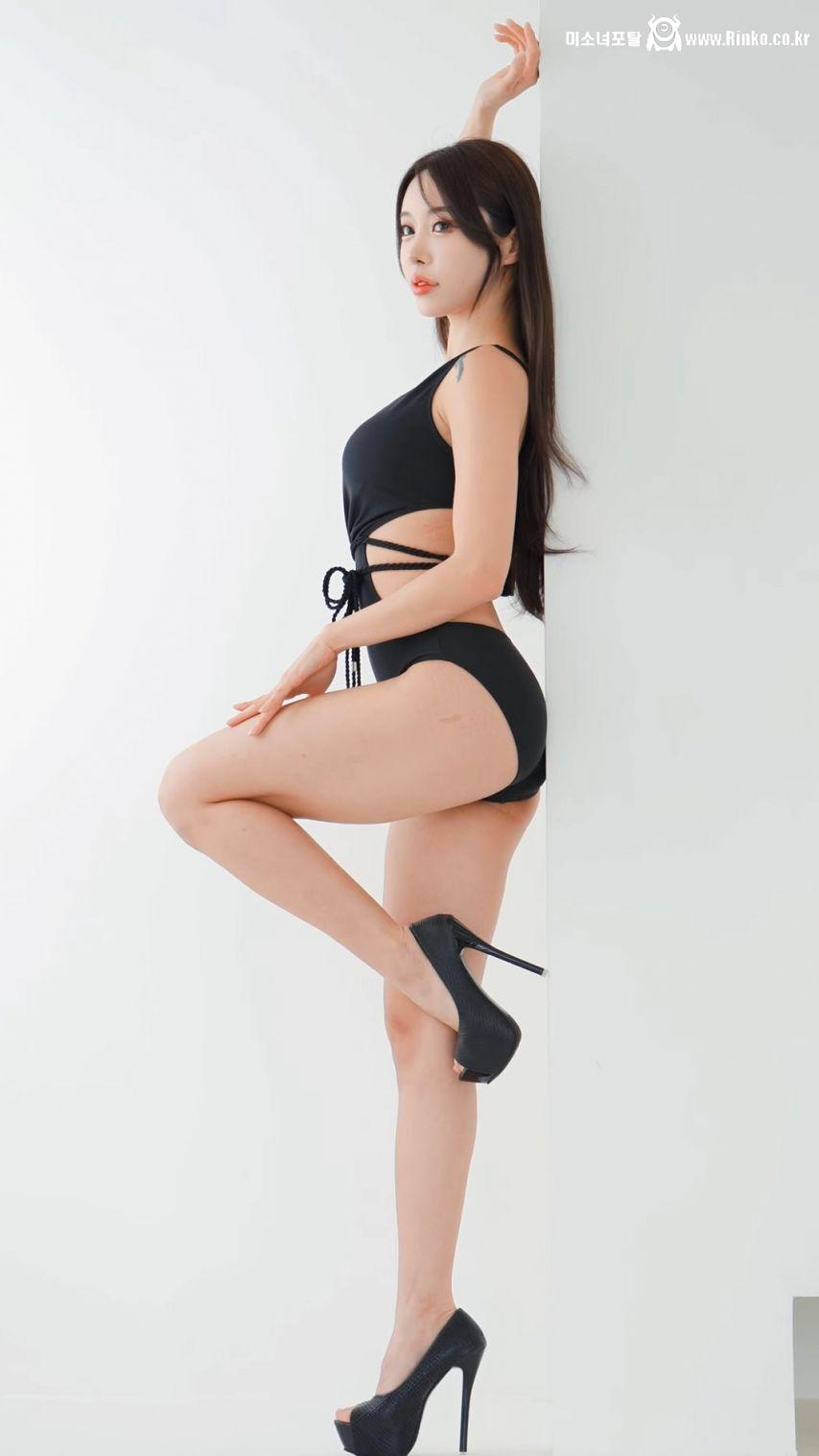 소희 블랙 모노키니