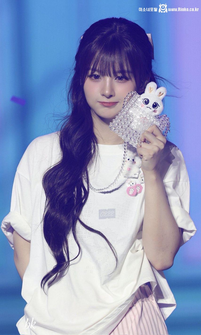 엔믹스 설윤 청순한 미모.jpg