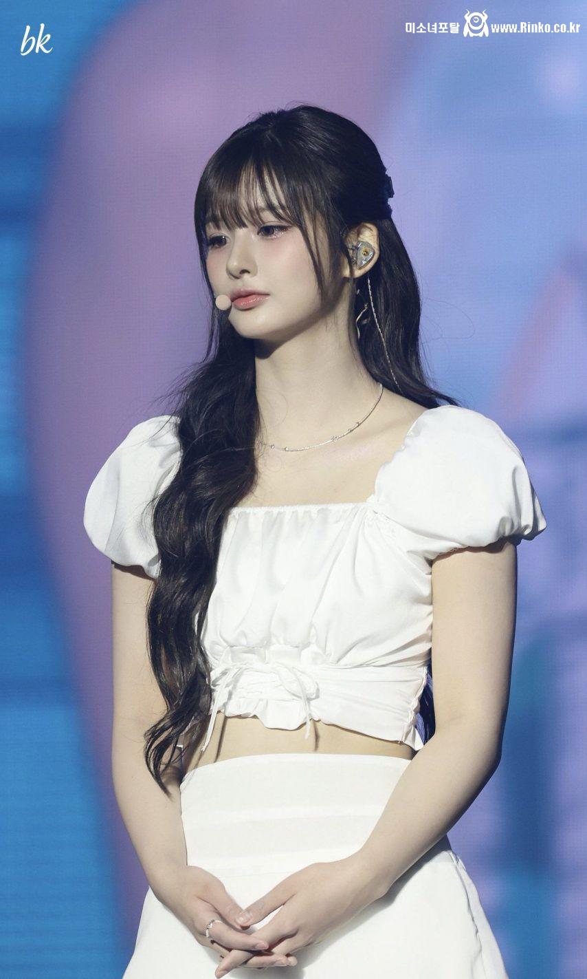 엔믹스 설윤 청순한 미모.jpg