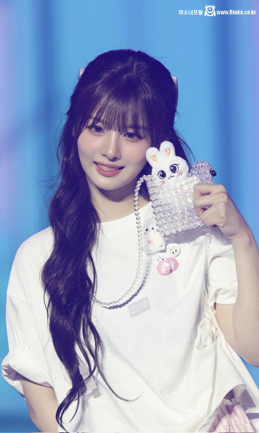 엔믹스 설윤 청순한 미모.jpg