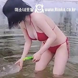 살기 힘드네 비키니 얼음물 입수 루루.mp