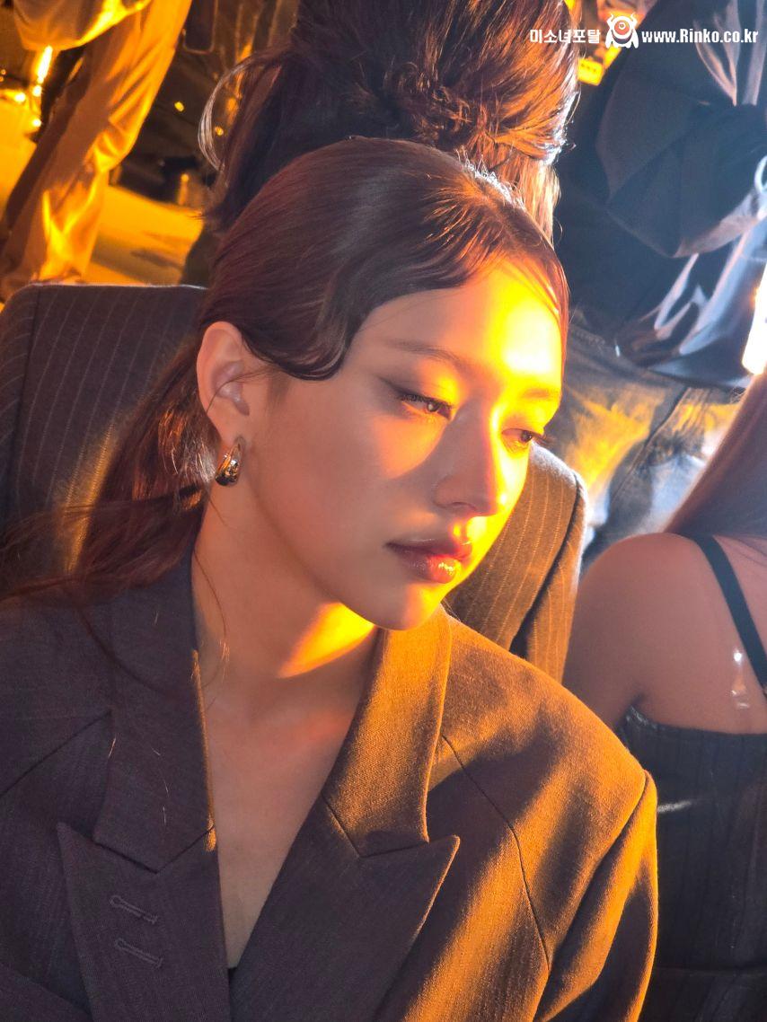 피프티피프티 문샤넬, 아테나