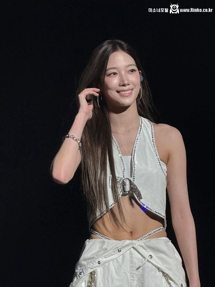 LE SSERAFIM (르세라핌) 카즈하