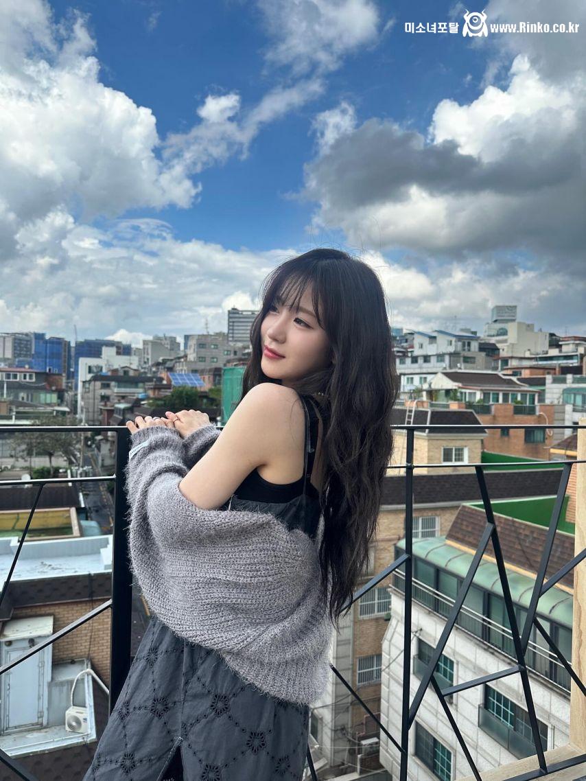 우아 나나, 우연