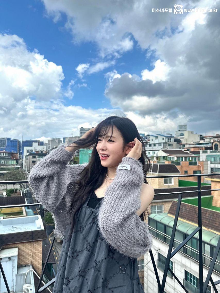 우아 나나, 우연